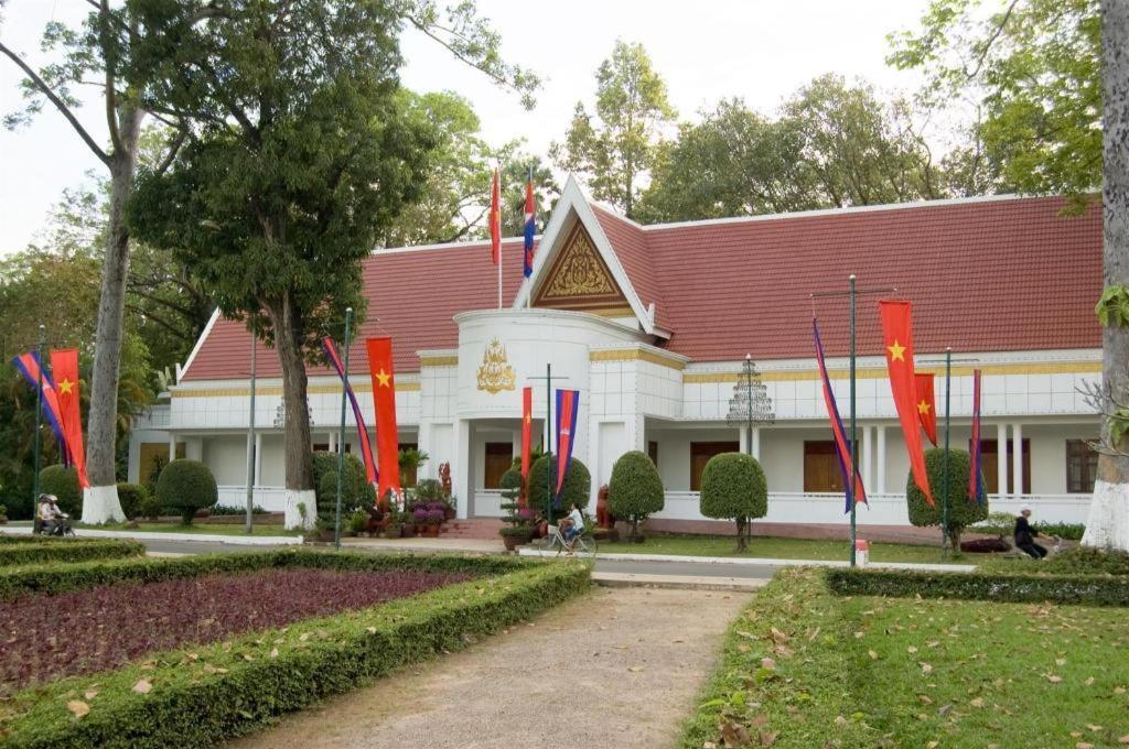 Damnak Soksan Hotel Сиемрип Экстерьер фото